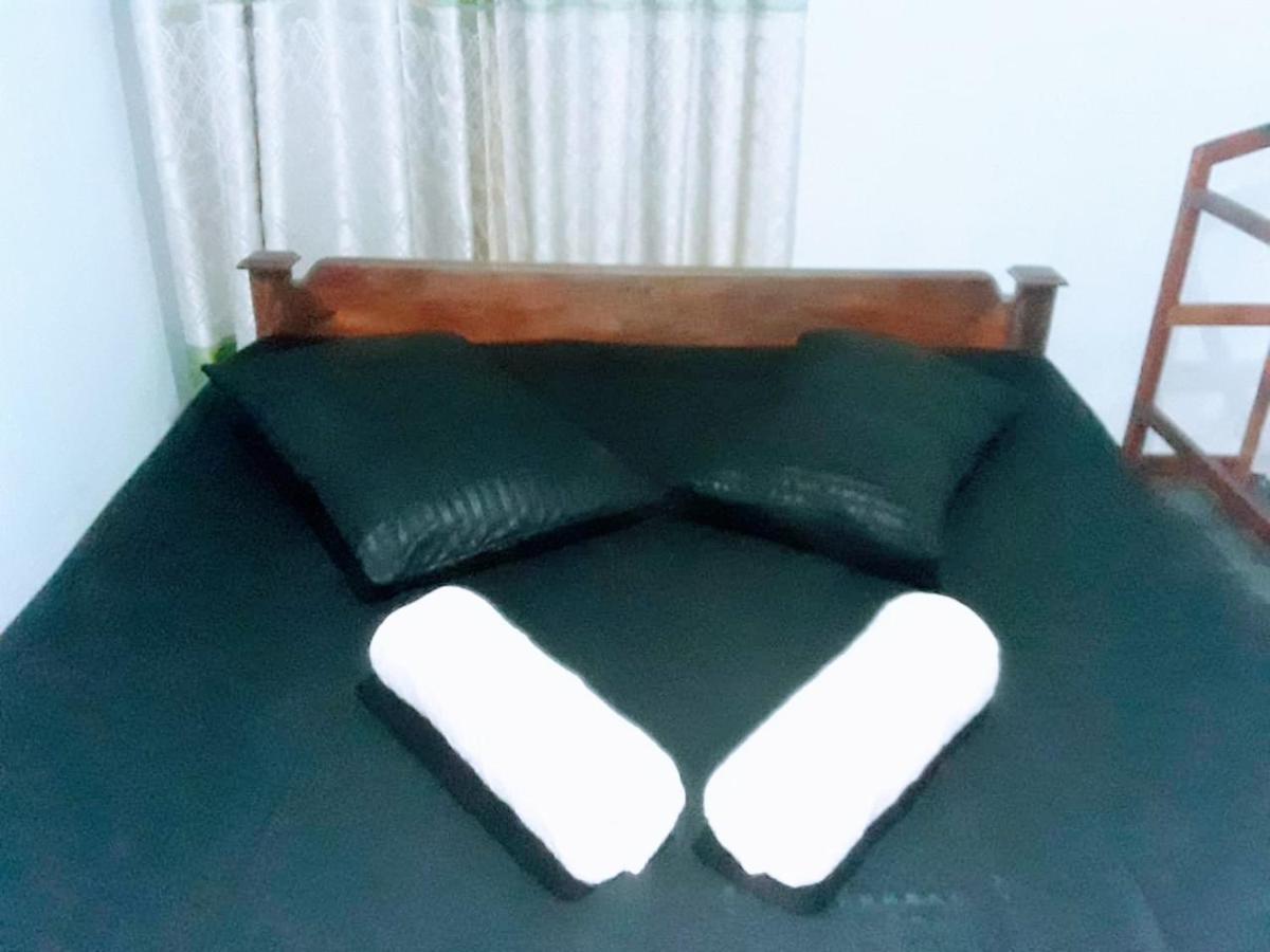 Black And White Kandy Guest House 02 Deiyannewela Zewnętrze zdjęcie