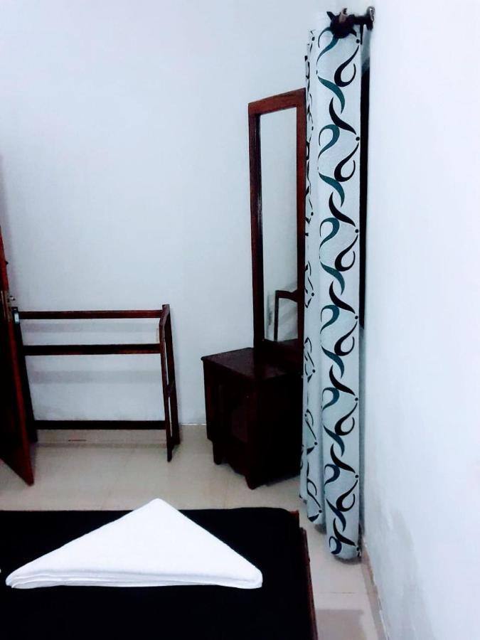 Black And White Kandy Guest House 02 Deiyannewela Zewnętrze zdjęcie