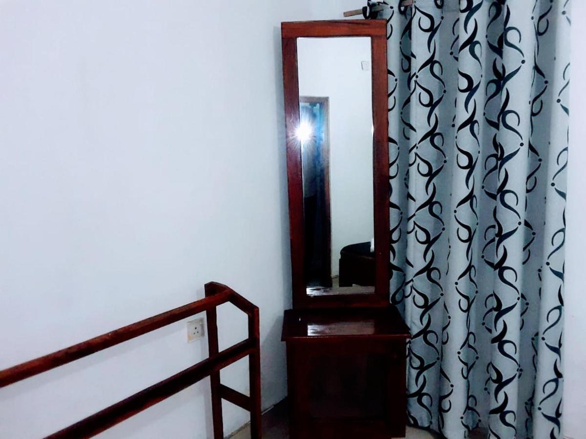 Black And White Kandy Guest House 02 Deiyannewela Zewnętrze zdjęcie