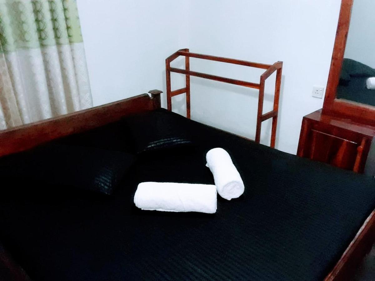 Black And White Kandy Guest House 02 Deiyannewela Zewnętrze zdjęcie