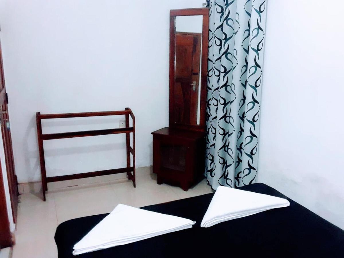 Black And White Kandy Guest House 02 Deiyannewela Zewnętrze zdjęcie